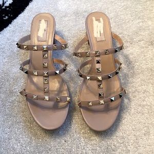 studded poudre beige nude rockstud sandals 10.5